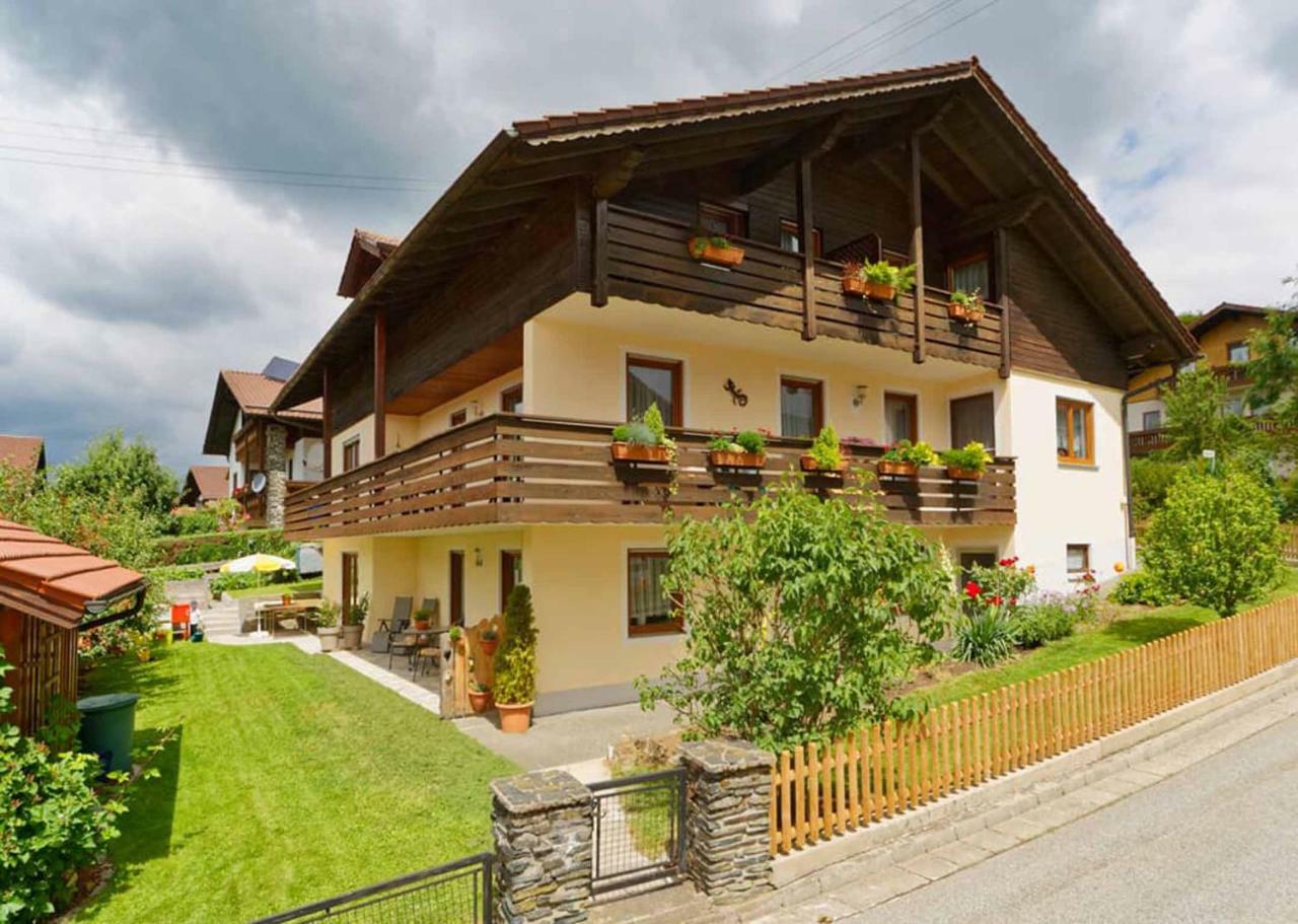 Gaestehaus Schmalzreich Lam Esterno foto